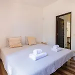 Alvor Private Pool With Large Garden & Peace Вілла *