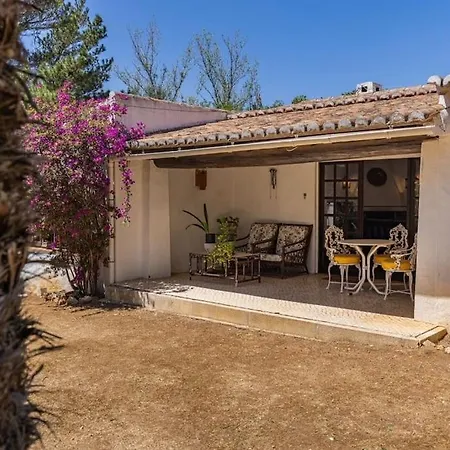 Вілла Alvor Private Pool With Large Garden & Peace