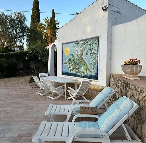 Charming Swimming Pool Villa Portimão