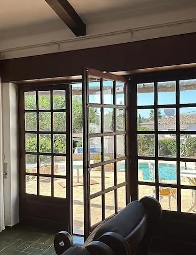 Villa Charming Swimming Pool