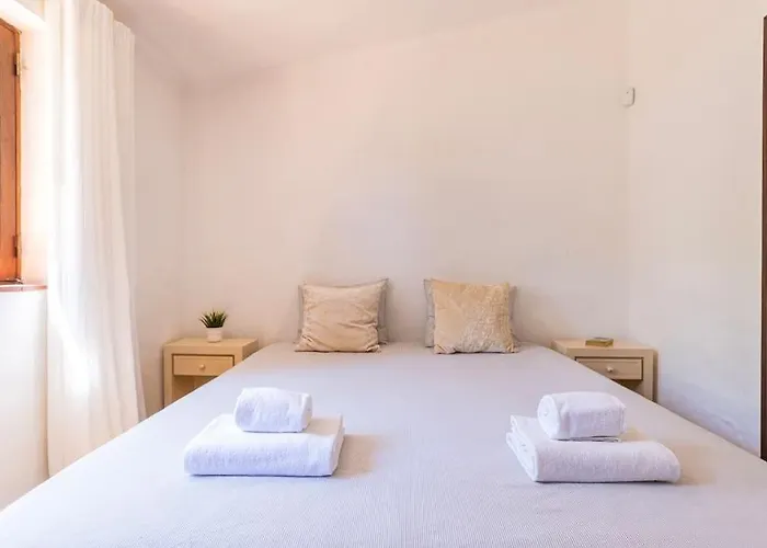 Villa Charming Swimming Pool